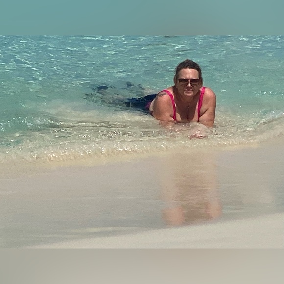 Meet your Posher, Elle - Picture 6 of 8